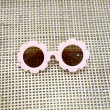 Load image into Gallery viewer, Retro Flower Sunglasses
